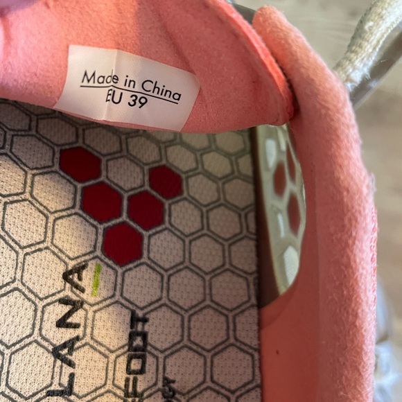 Running shoe - Picture 3 of 5